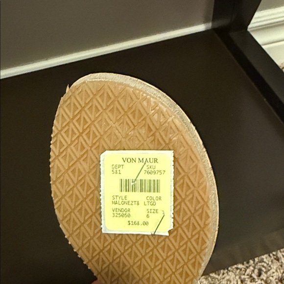 Women's Donald Pliner rose gold wedges - Picture 3 of 3